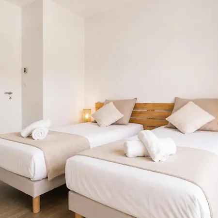 Haute Avec Piscine Pour 6 Personnes, A 10mn De L Aeroport D'ajaccio Et Des Plages Bastelicaccia