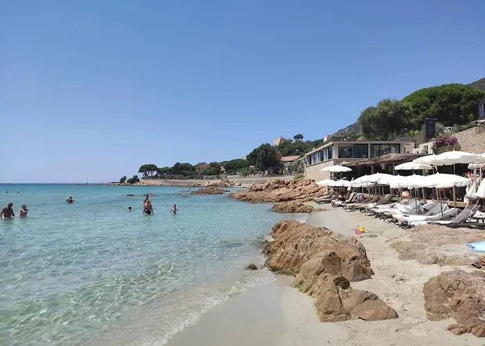 Villa Avec Piscine 6 Personnes *