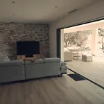 Villa Haute Avec Piscine Pour 6 Personnes, A 10mn De L Aeroport D'ajaccio Et Des Plages *