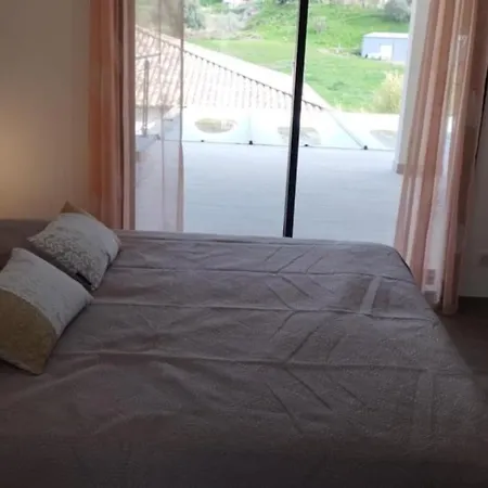 Willa Avec Piscine 6 Personnes *