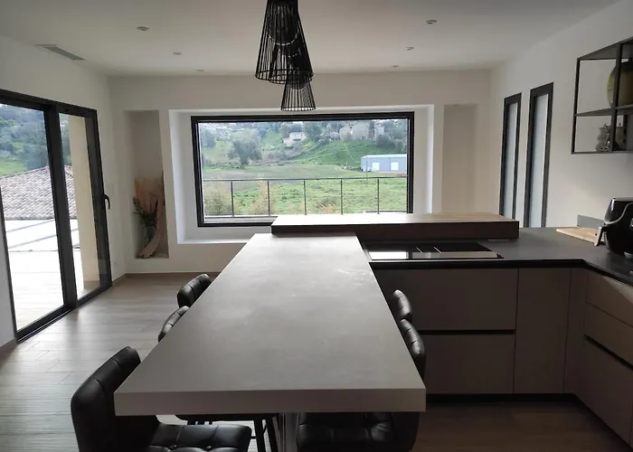 Villa Avec Piscine 6 Personnes *