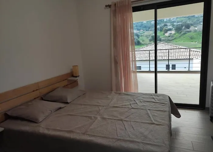 빌라 Avec Piscine 6 Personnes Bastelicaccia